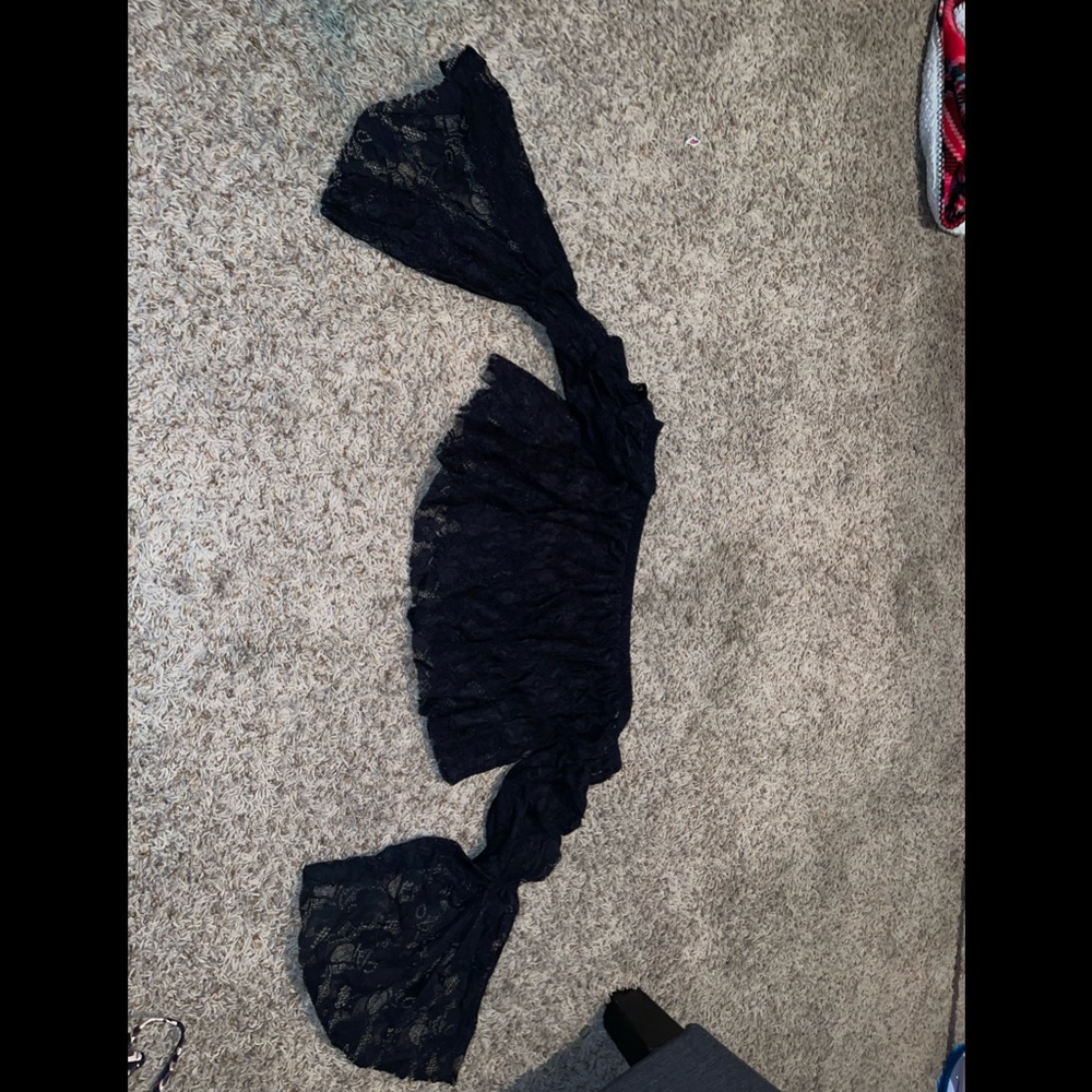 Very cute black laced crop top